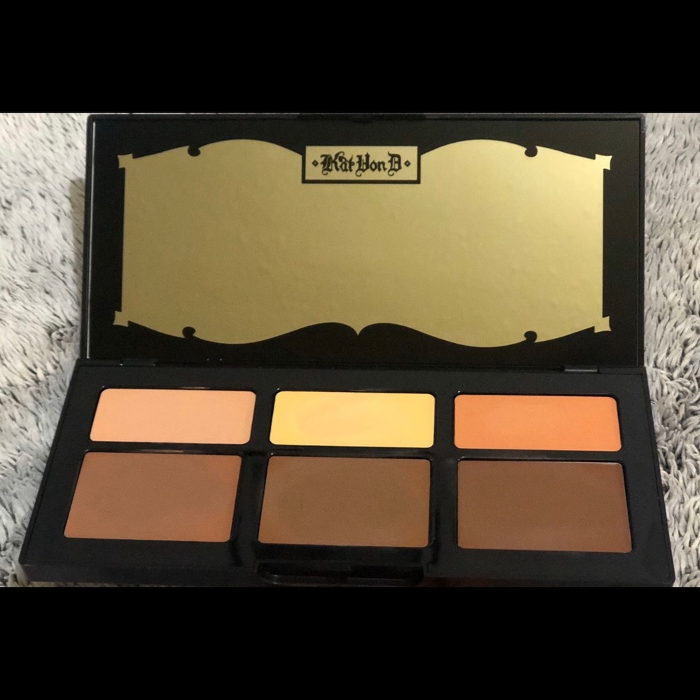 Shade n Light cream contour palette